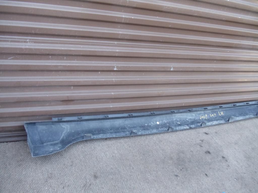 2011 Jeep Grand Cherokee Rocker Panel Molding Exterior Trim OEM LH 11